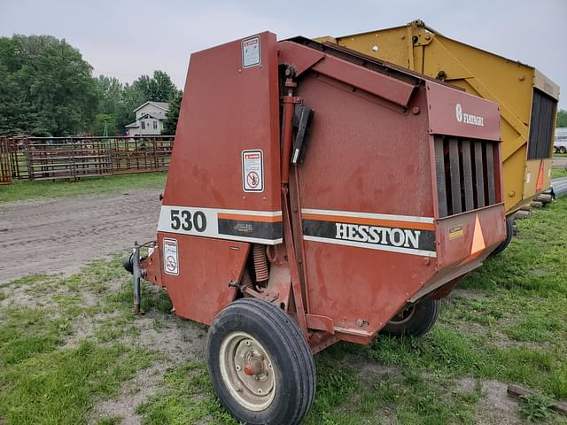 Image of Hesston 530 equipment image 2