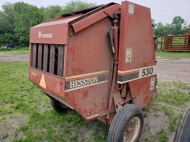 Image of Hesston 530 equipment image 3
