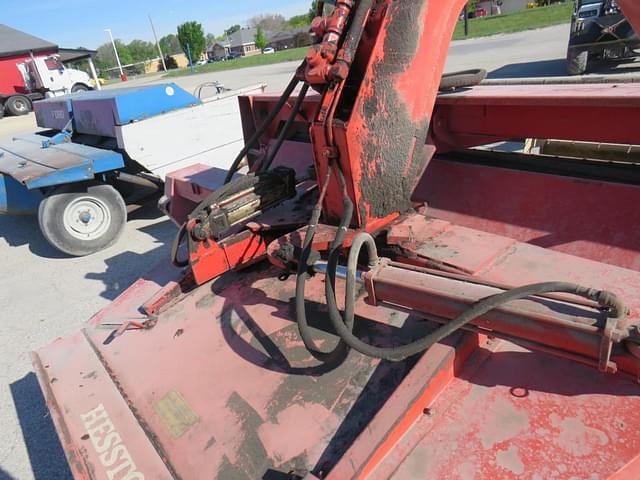 Image of Hesston 1010 equipment image 4