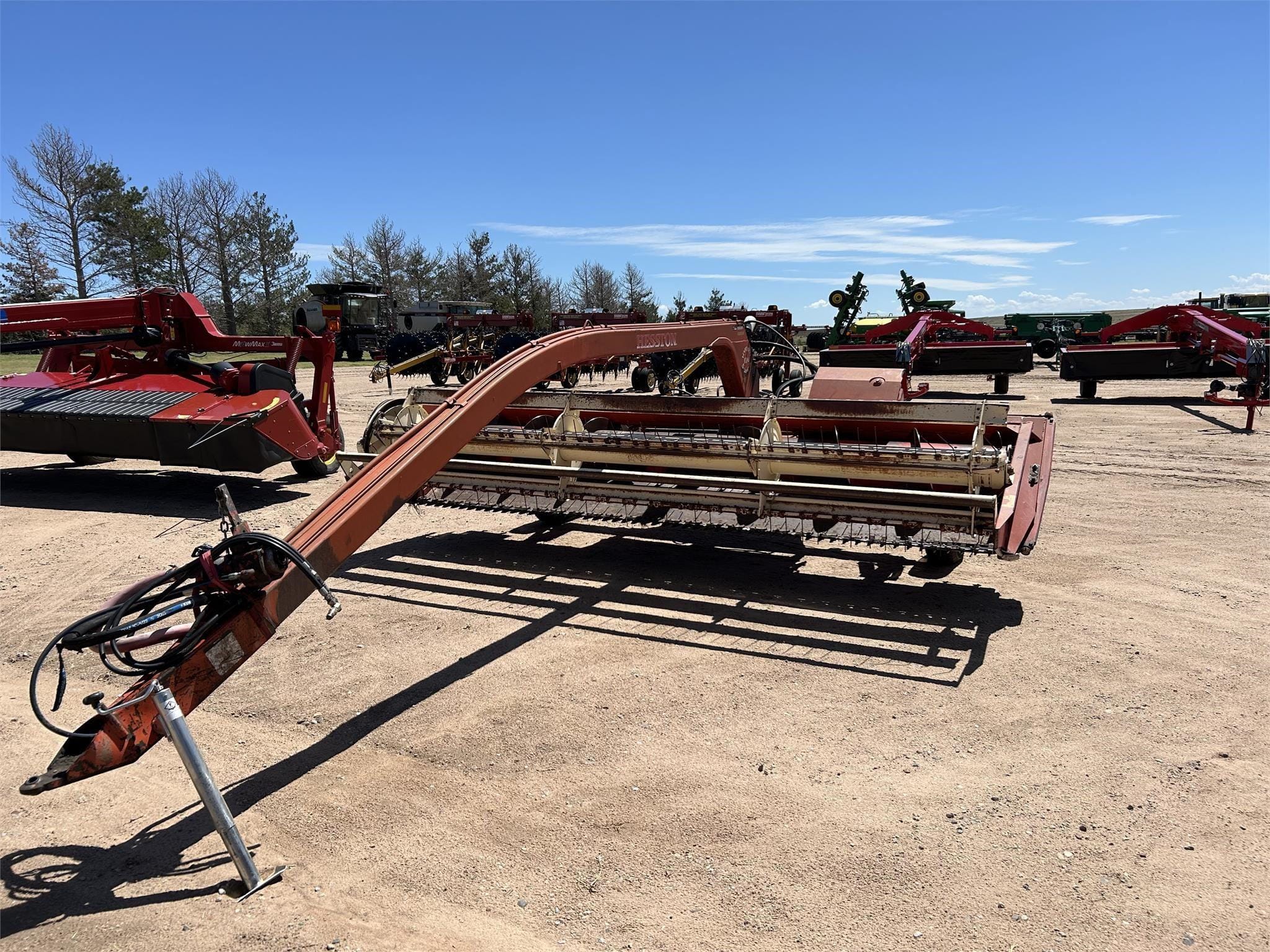 Hesston 1014 Equipment Image0
