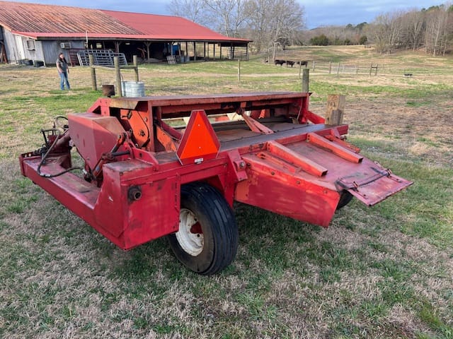 Hesston 1070 Equipment Image0