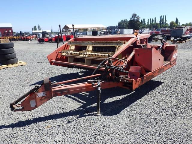 Image of Hesston 1070 equipment image 3