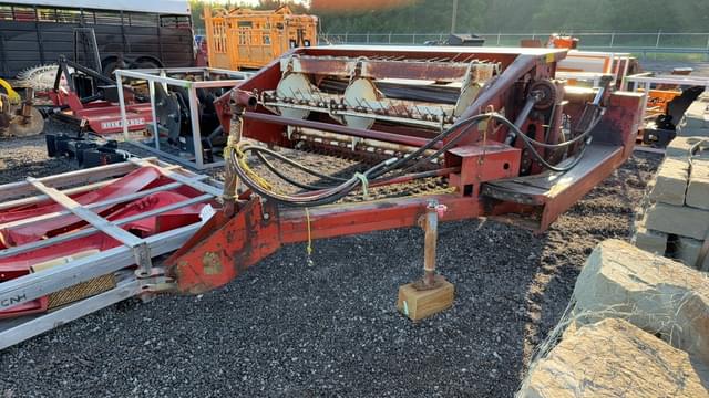 Image of Hesston 1071 equipment image 1