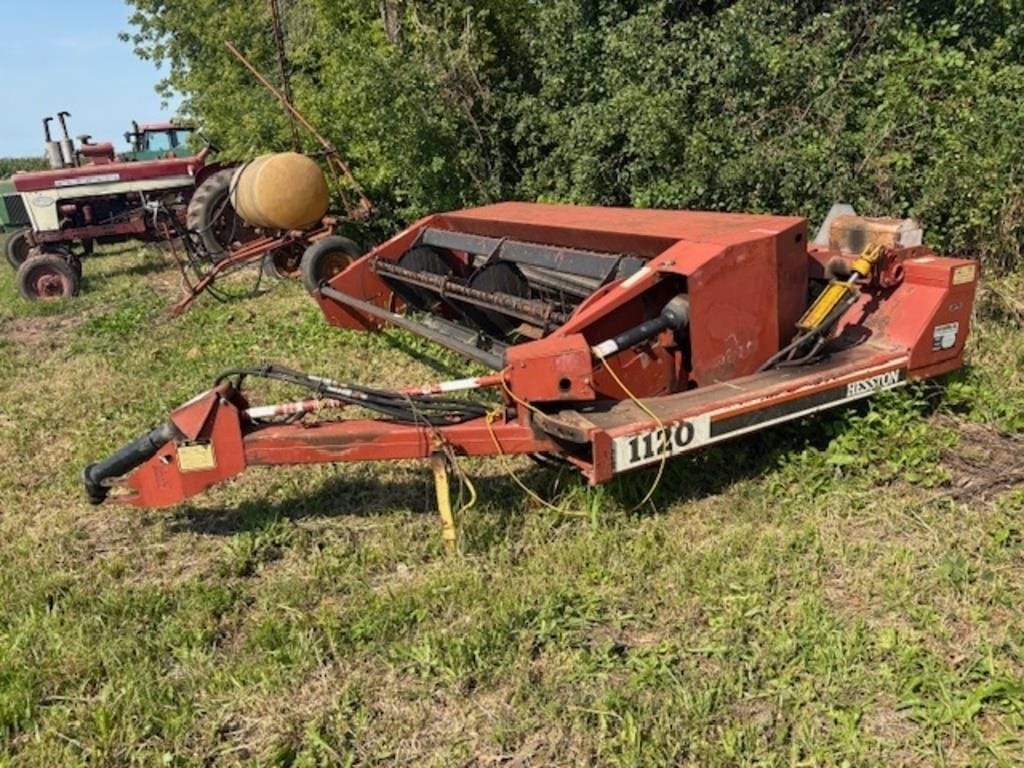 Hesston 1120 Equipment Image0