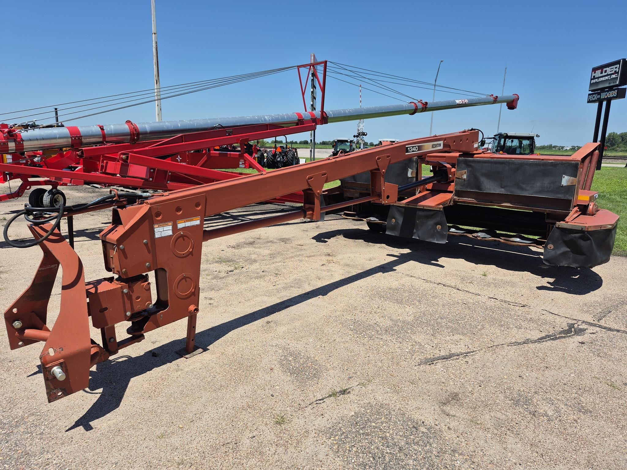 Hesston 1340 Equipment Image0