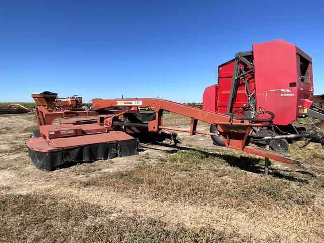 Image of Hesston 1340 equipment image 2