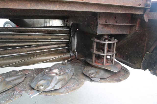 Image of Hesston 1345 equipment image 4