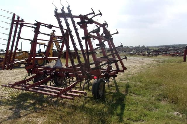 Image of Hesston 2210 equipment image 2