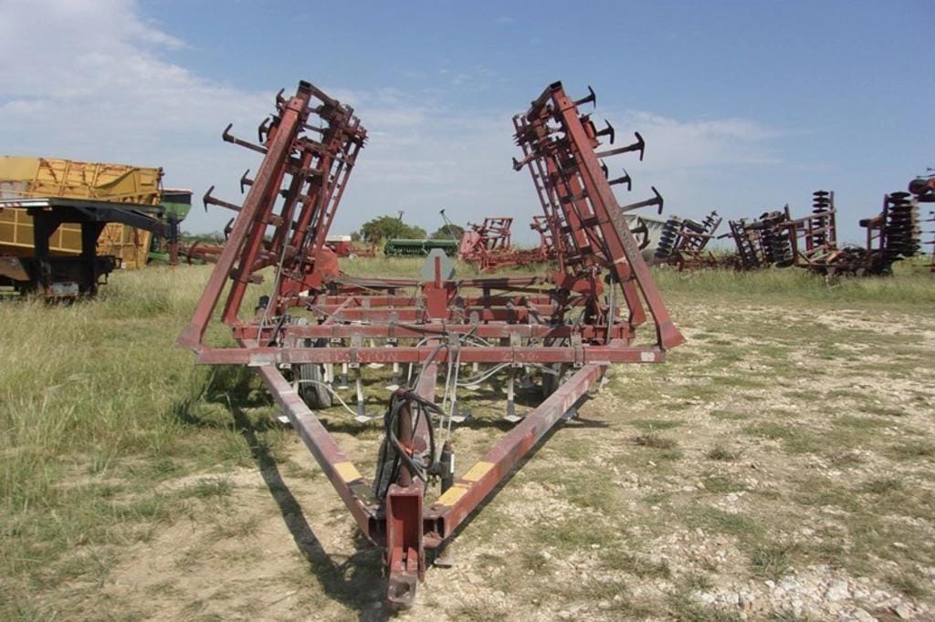 Hesston 2210 Equipment Image0