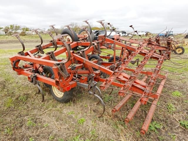 Image of Hesston 2240 equipment image 4