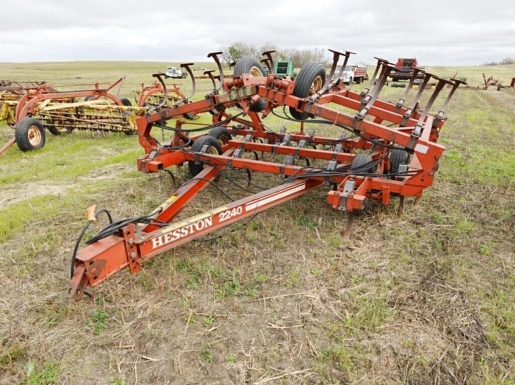 Image of Hesston 2240 Primary image