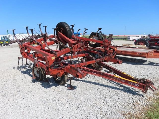 Image of Hesston 2240 equipment image 2
