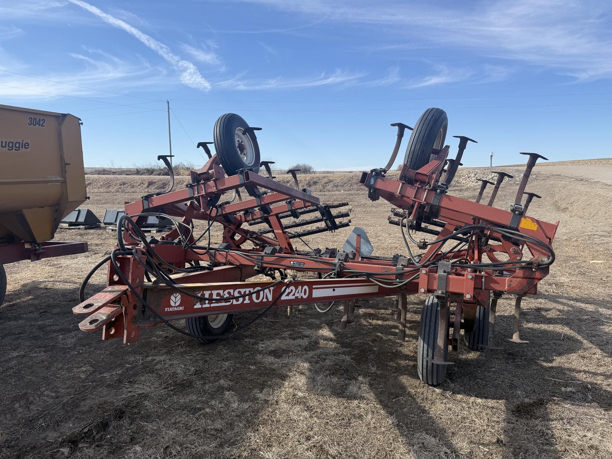 Hesston 2240 Equipment Image0