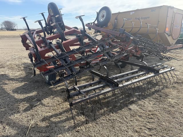 Image of Hesston 2240 equipment image 2