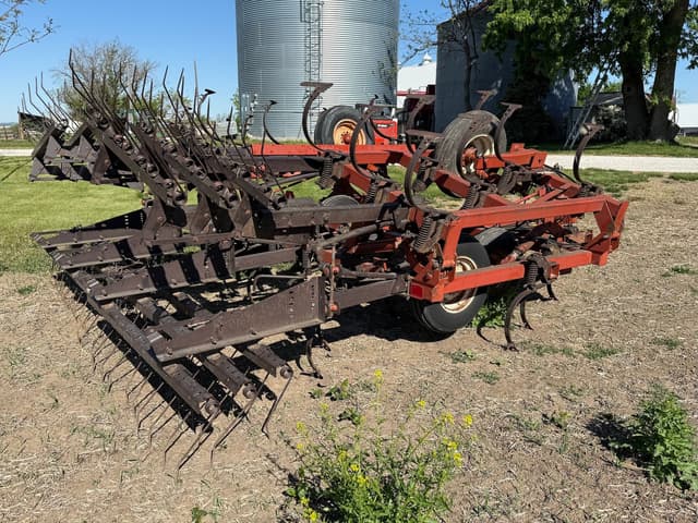 Image of Hesston 2240 equipment image 2