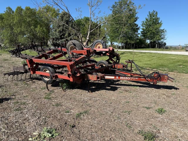 Image of Hesston 2240 equipment image 4