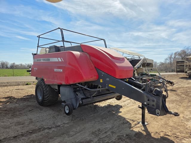Image of Massey Ferguson 2270 equipment image 2