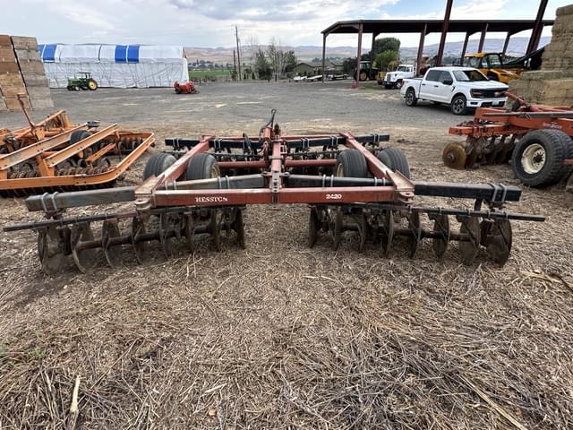 Image of Hesston 2420 equipment image 3