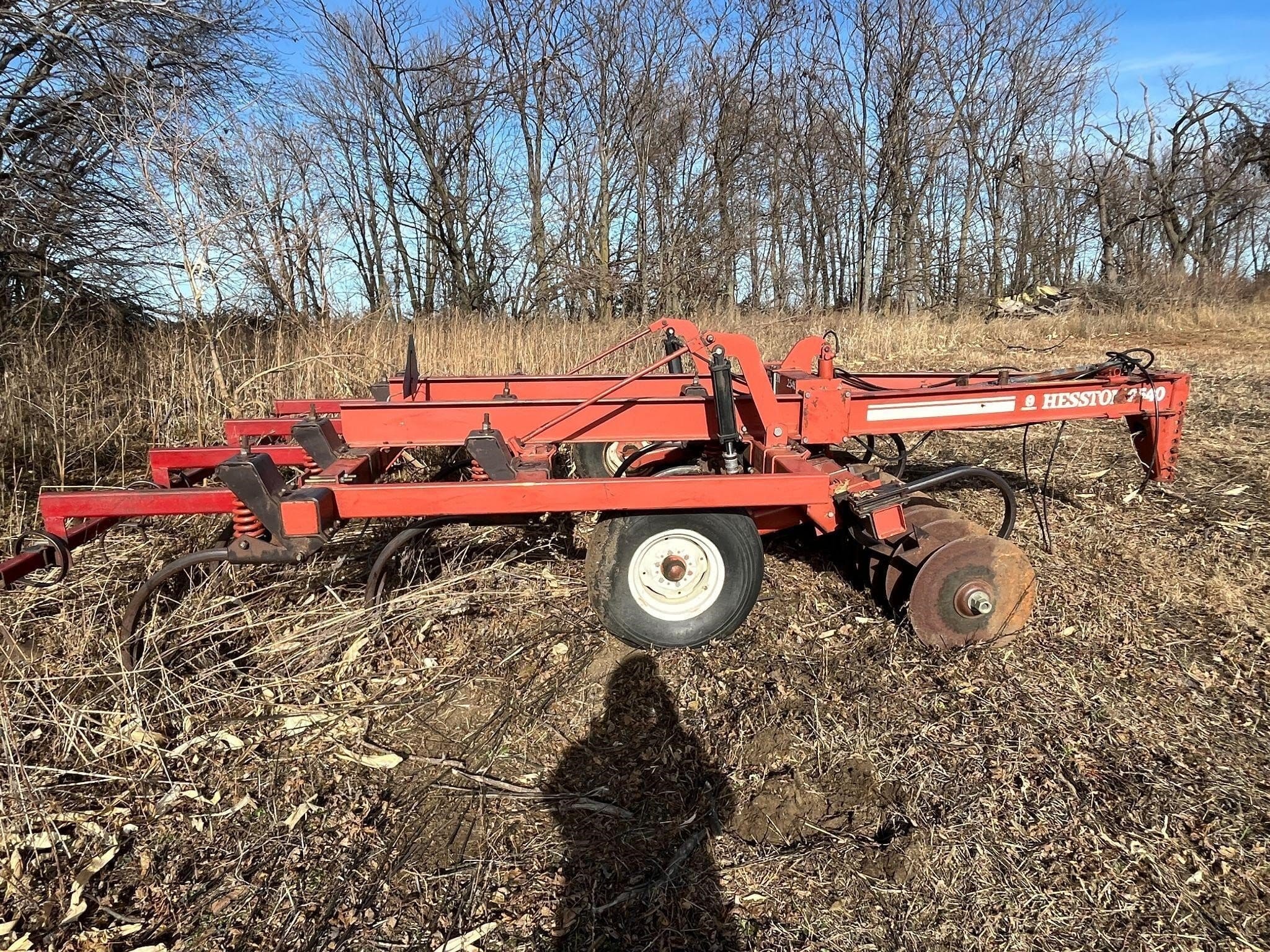 Hesston 2540 Equipment Image0