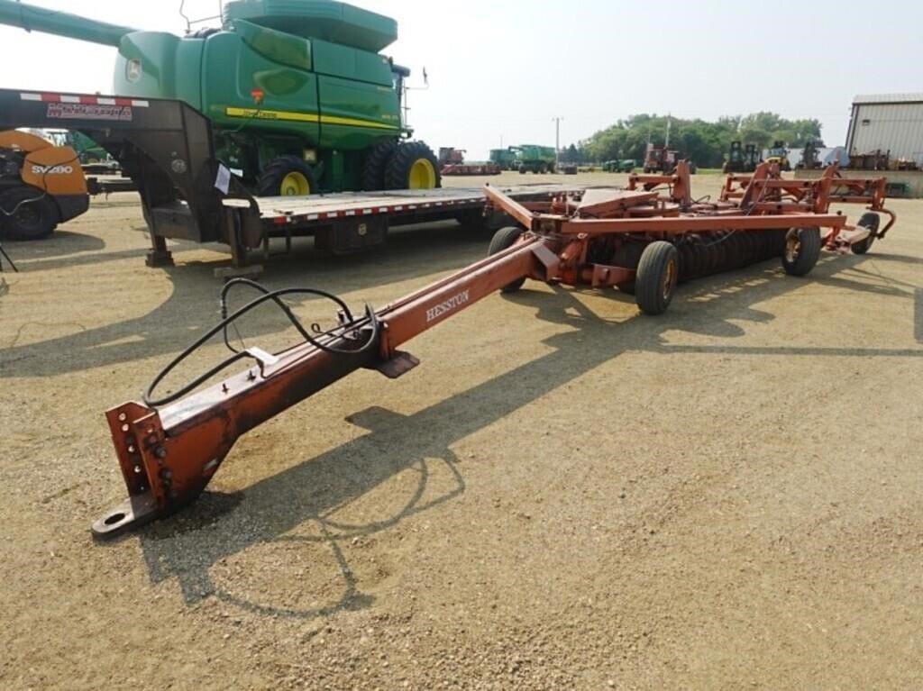 Hesston 2410 Equipment Image0