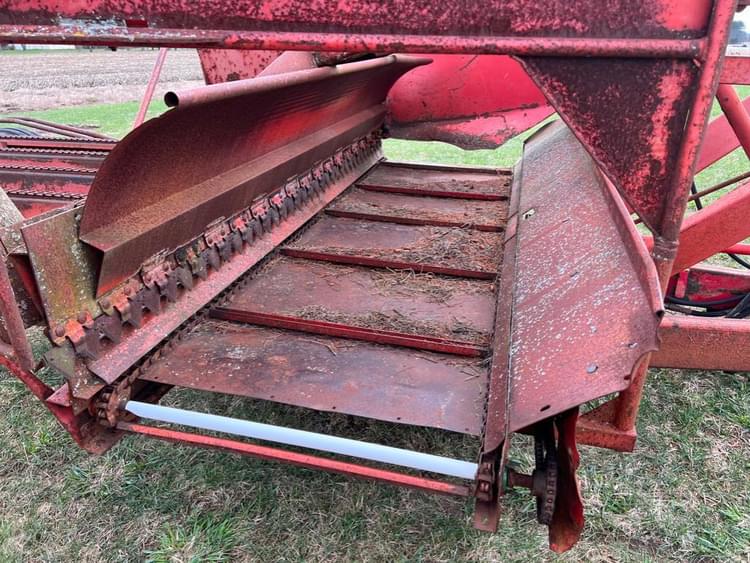 Hesston 30 Hay and Forage Bale Accumulators/Movers for Sale Tractor Zoom