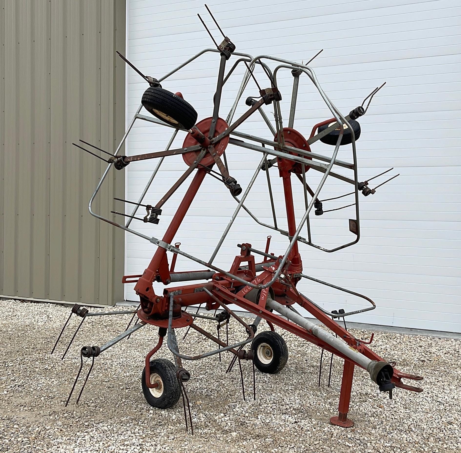 Main image Hesston 3717