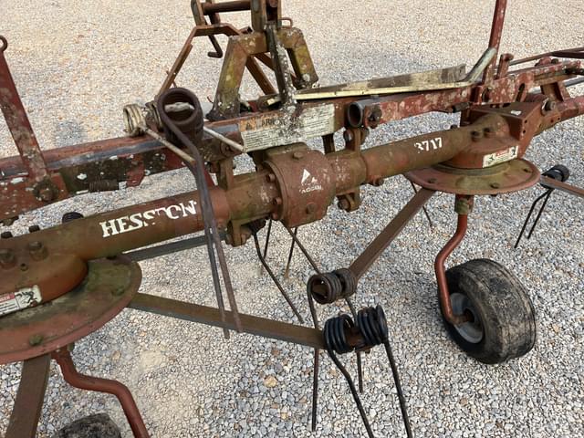 Image of Hesston 3717 equipment image 3