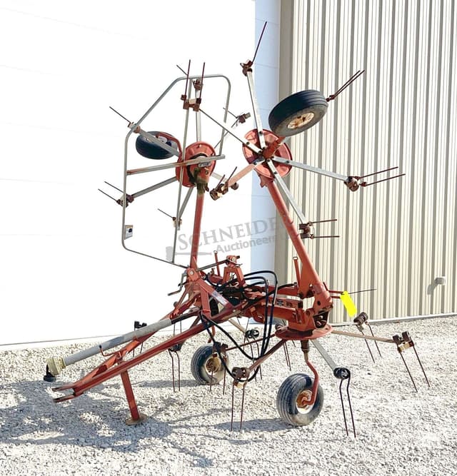 Image of Hesston 3717 equipment image 1