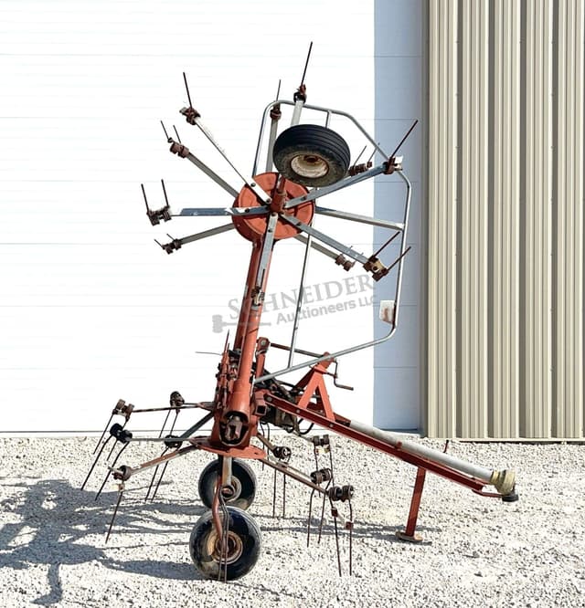 Image of Hesston 3717 equipment image 2