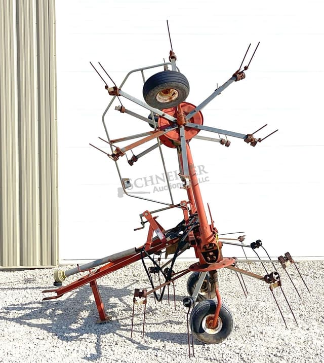 Image of Hesston 3717 equipment image 3