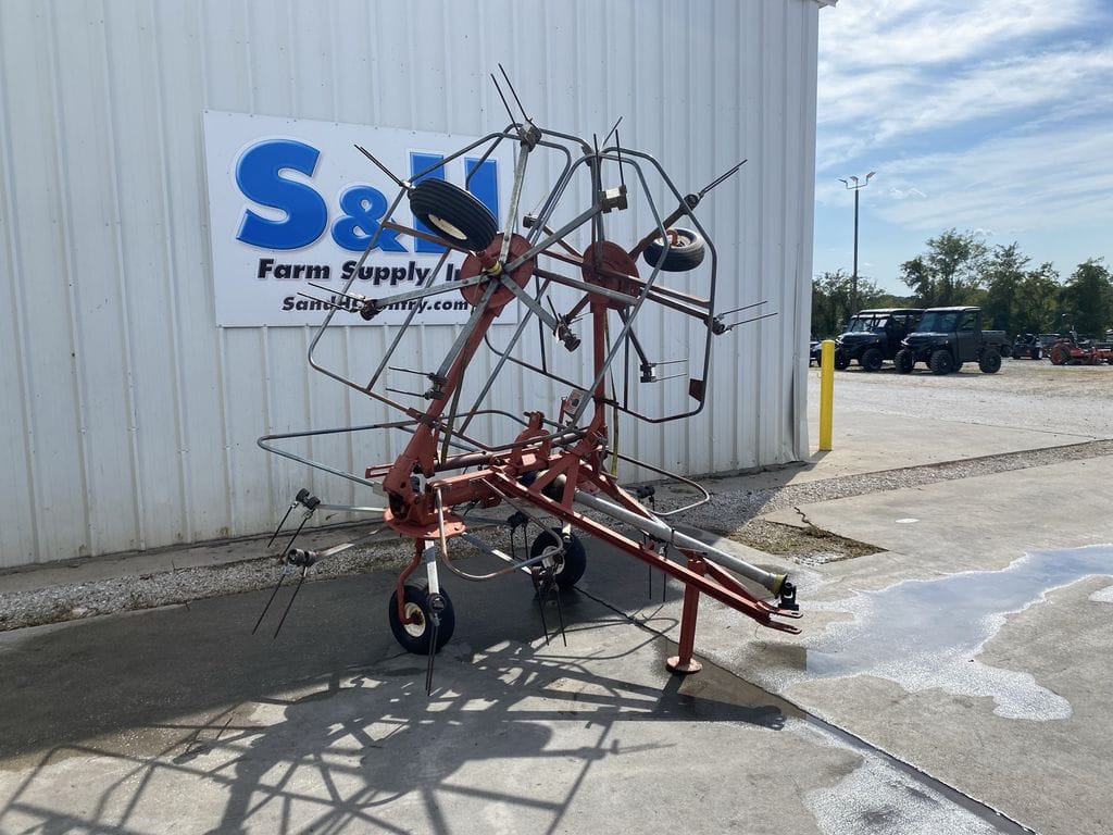 Hesston 3717 Equipment Image0