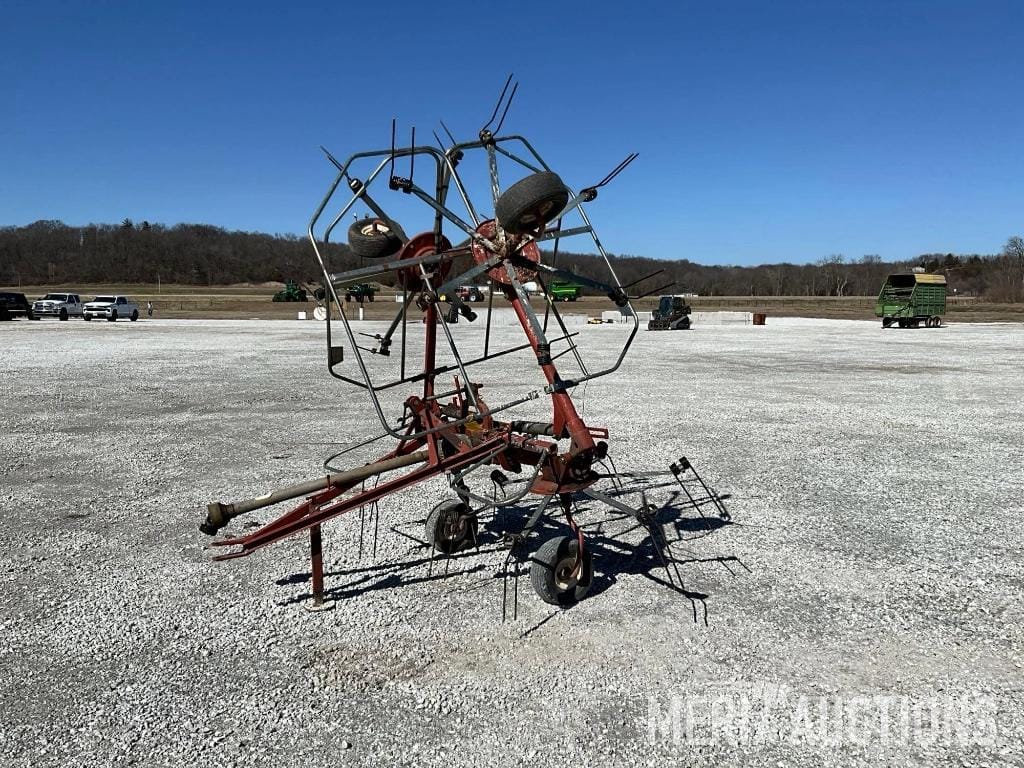 Hesston 3717 Equipment Image0