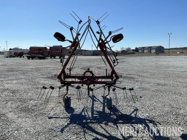 Image of Hesston 3717 equipment image 3