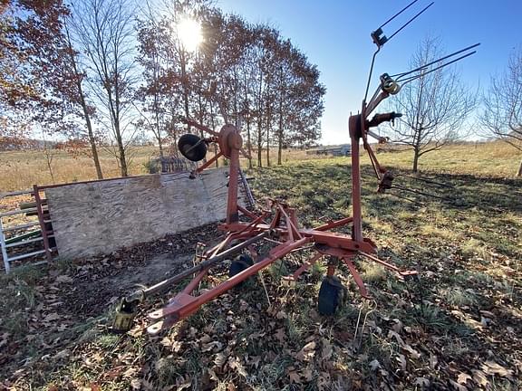 Image of Hesston 3760 equipment image 1