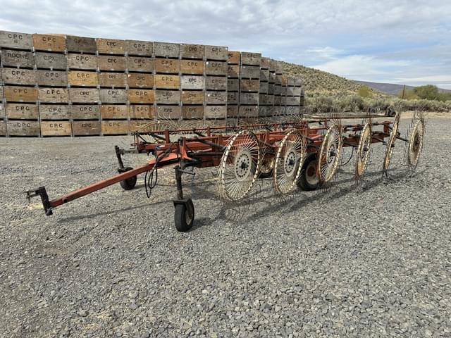 Image of Hesston 3980 equipment image 2