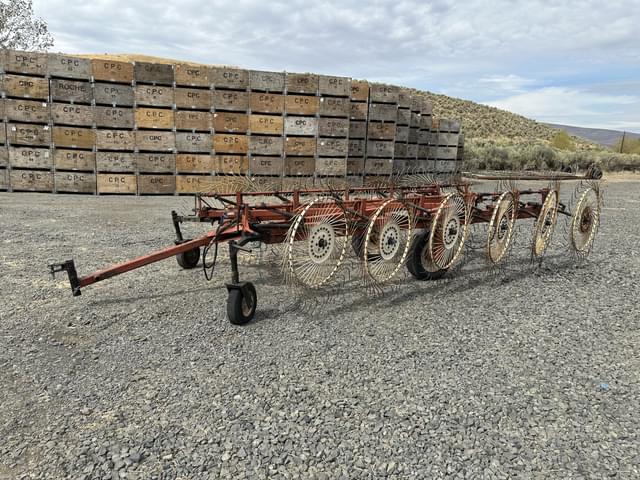 Image of Hesston 3980 equipment image 3