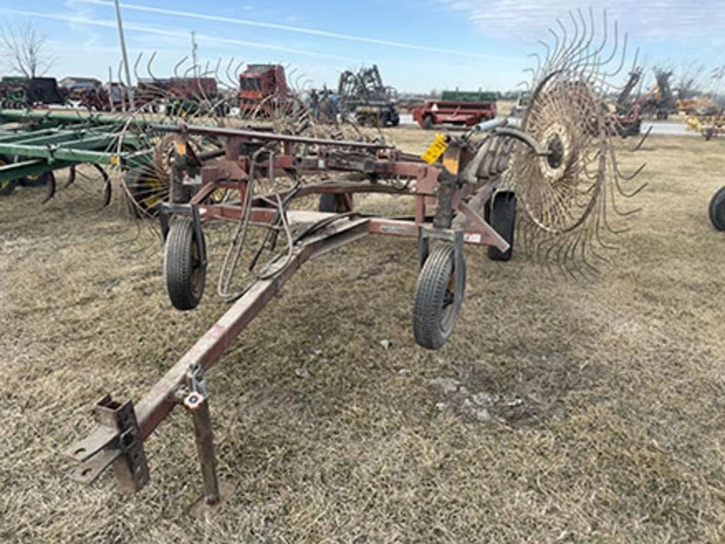 Hesston 3982 Equipment Image0