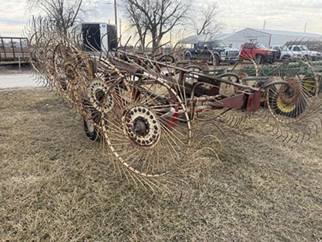 Image of Hesston 3982 equipment image 4