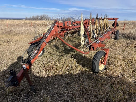 Hesston 3983 Equipment Image0