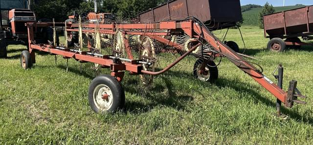 Image of Hesston 3983 equipment image 1