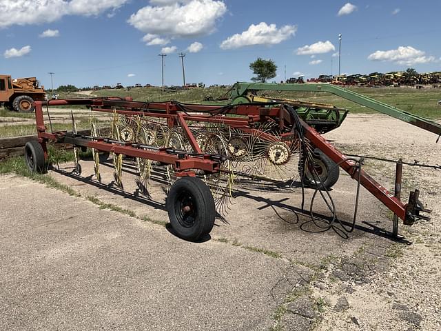 Image of Hesston 3983 equipment image 4