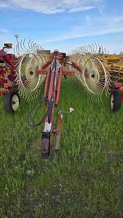 Image of Hesston 3983 equipment image 2