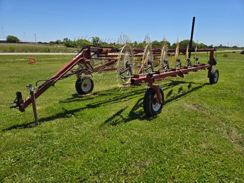 Hesston 3983 Equipment Image0