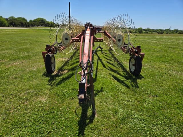 Image of Hesston 3983 equipment image 1