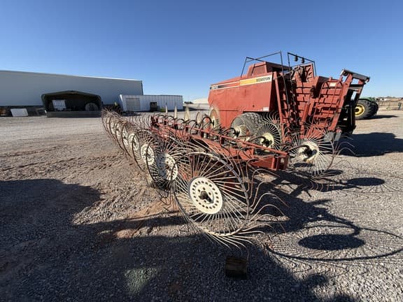 Image of Hesston 3991 equipment image 3