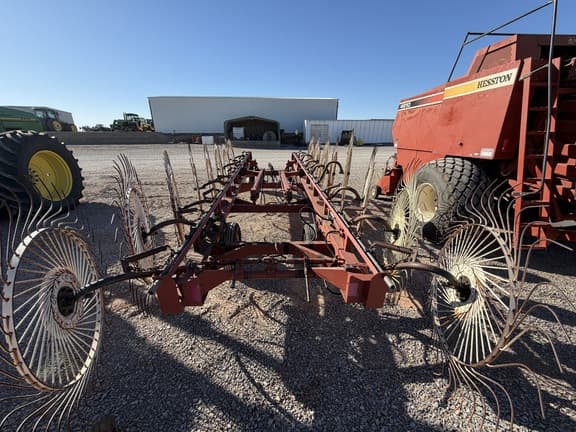 Image of Hesston 3991 equipment image 4
