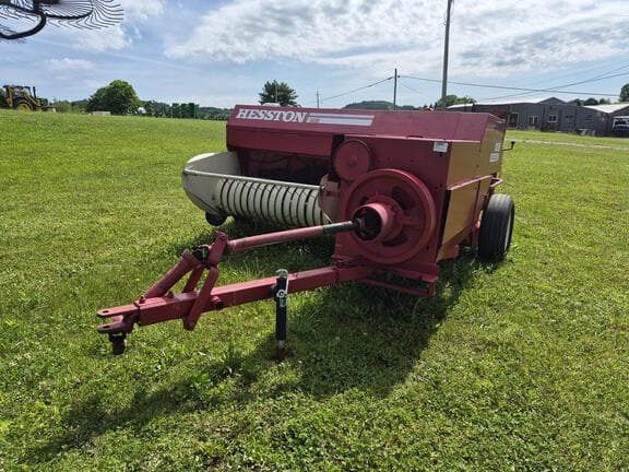 Image of Hesston 4500 equipment image 1
