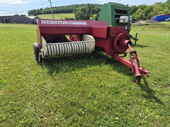 Hesston 4500 Equipment Image0