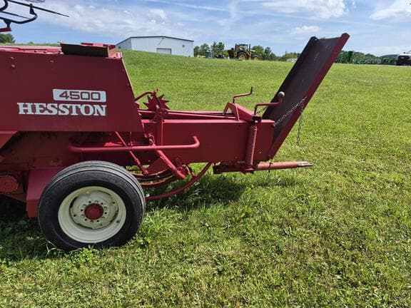 Image of Hesston 4500 equipment image 3