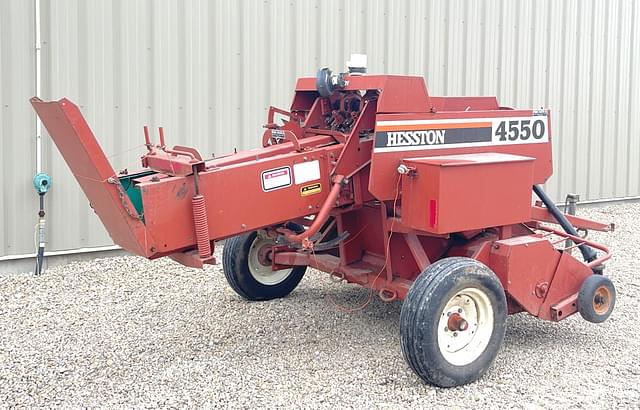 Image of Hesston 4550 equipment image 4